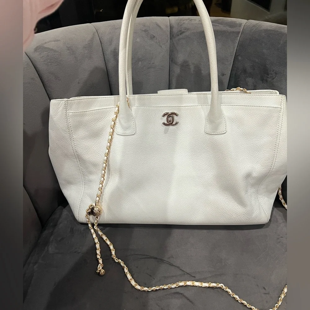 Vintage Chanel Exec Shopping Tote bag - Picture 3 of 16